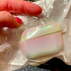 AirPod Pro pearlescent case